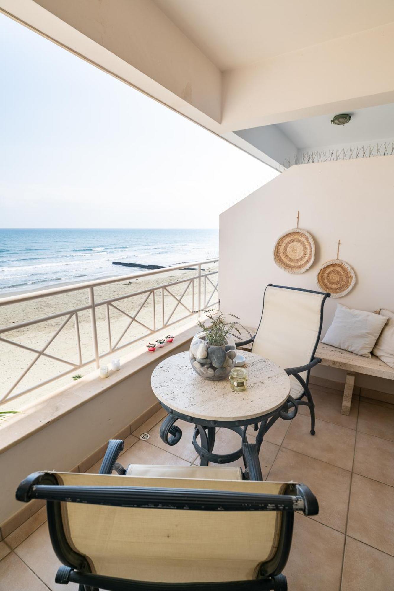 Quattro Beachfront Sea View Ap 4 Ларнака Экстерьер фото