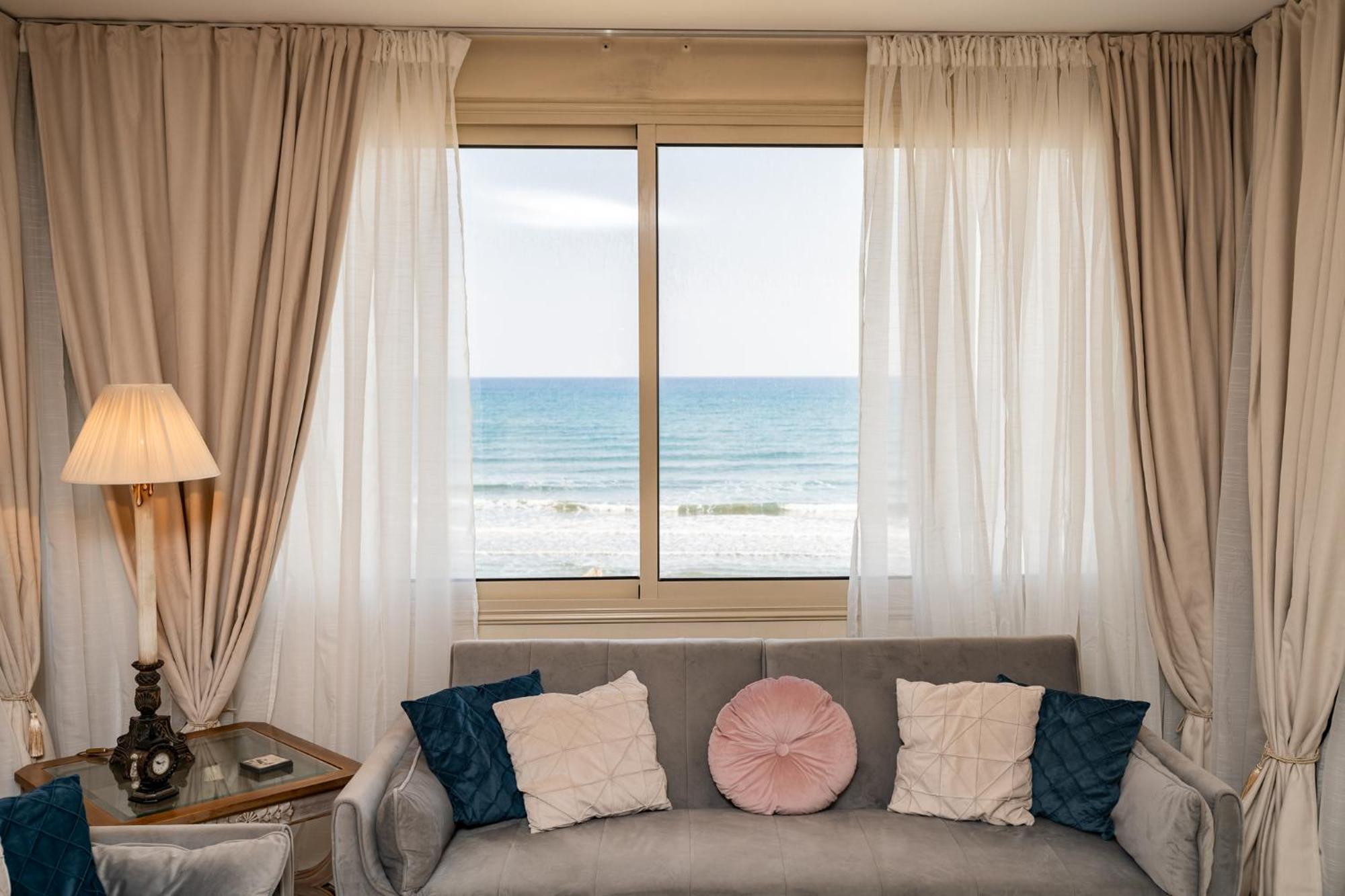 Quattro Beachfront Sea View Ap 4 Ларнака Экстерьер фото